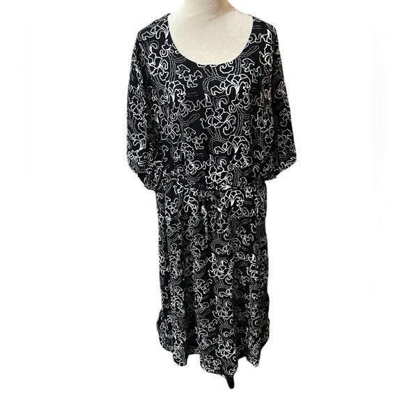 MiB Collection Plus Size 8X Floral Black Dress 100% Rayon India Made Self Ties - Picture 1 of 4